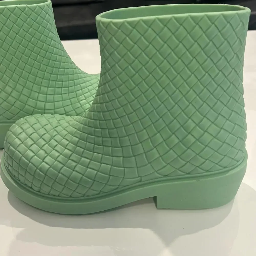 $850 Bottega Veneta Green Fireman Boots size 38 .5